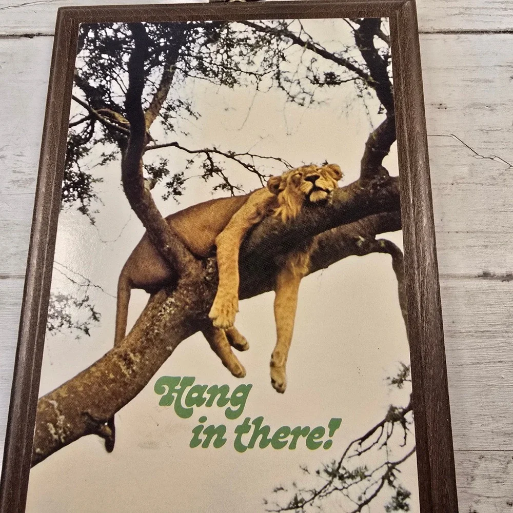 Vintage Hang In There Lion Wood Wall Plaque Retro Motivational Sign 8x5.5